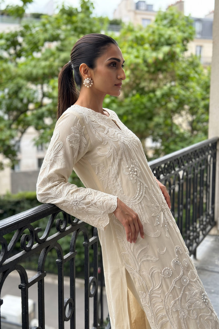 White Suzani Kurta (2Pc)
