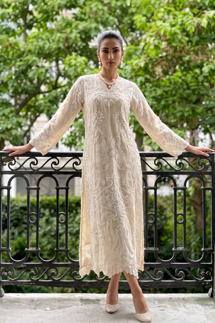 White Suzani Kurta (2Pc)